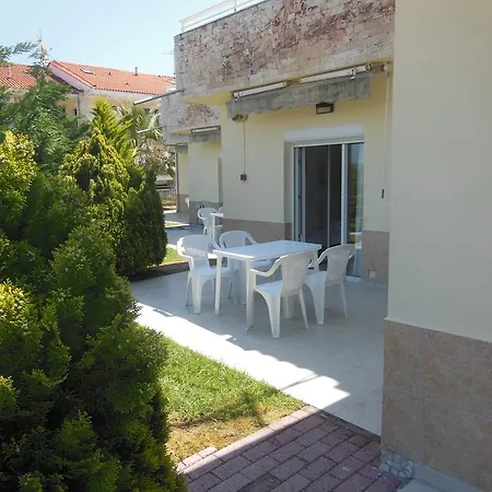 Monika Apartment *